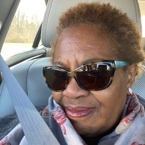 Meet your Posher, Tia-juana